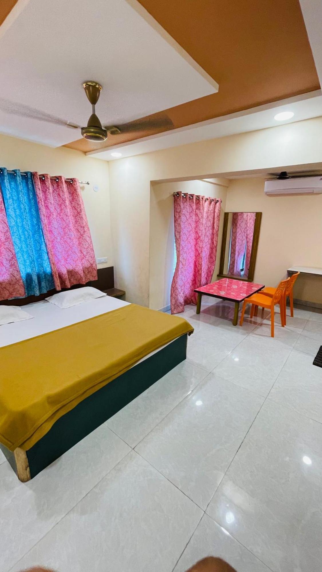 Hotel Devka House à Daman Extérieur photo